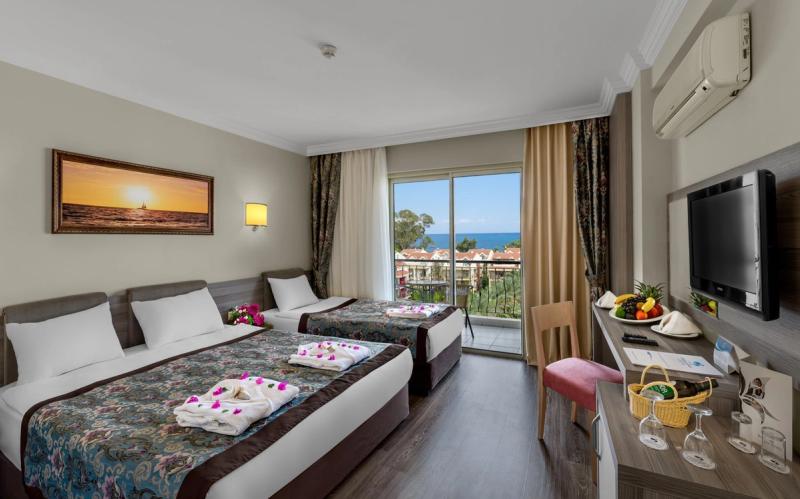 Crystal Aura Beach Resort & Spa - Image 3