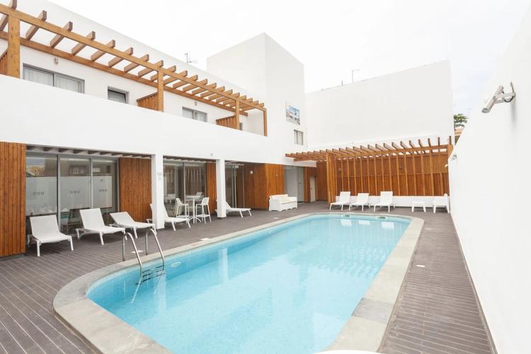 Hotel Da Luz ligger i Santa Maria, Kapp Verde, og tilbyr et moderne bassengområde med solterrasse.