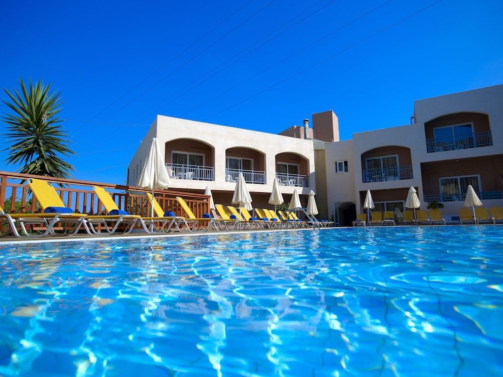 Katrin Hotel & Bungalows - Image 1