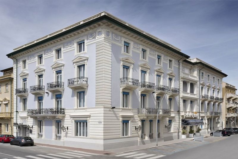 Palace Hotel - Image 10