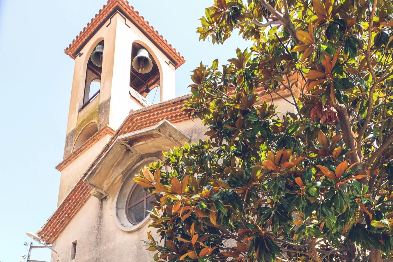 Kirken i byen Santa Susanna på Costa Brava i Catalonia