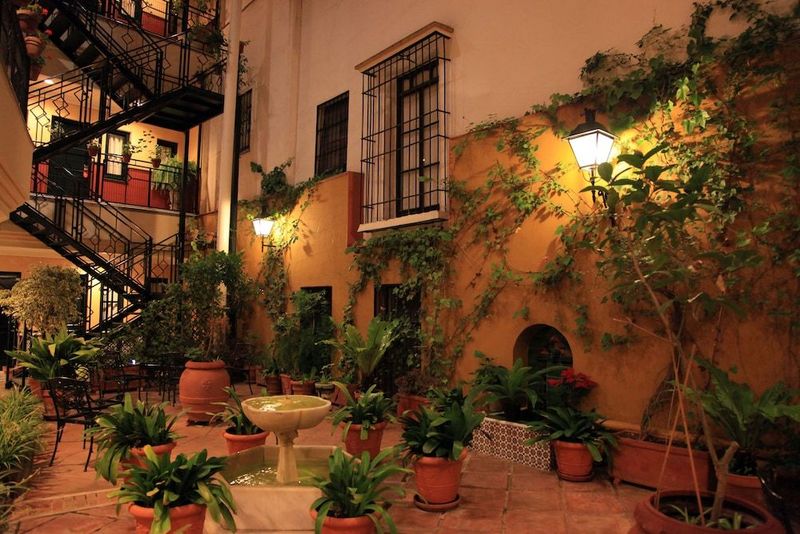 Hotel Cervantes - Image 10