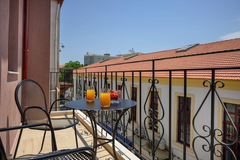 Minaret Suites & Apartments - Image 2