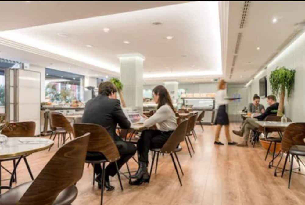 Mariano Cubi Aparthotel Barcelona - Image 9