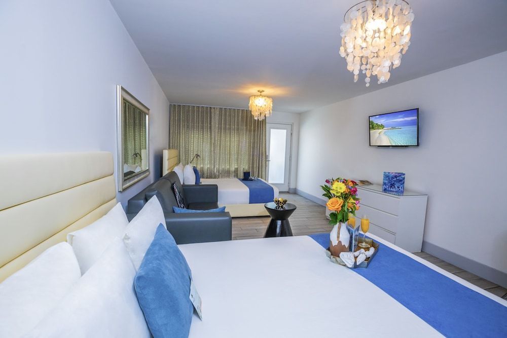 Seaside Hotel - Image 2