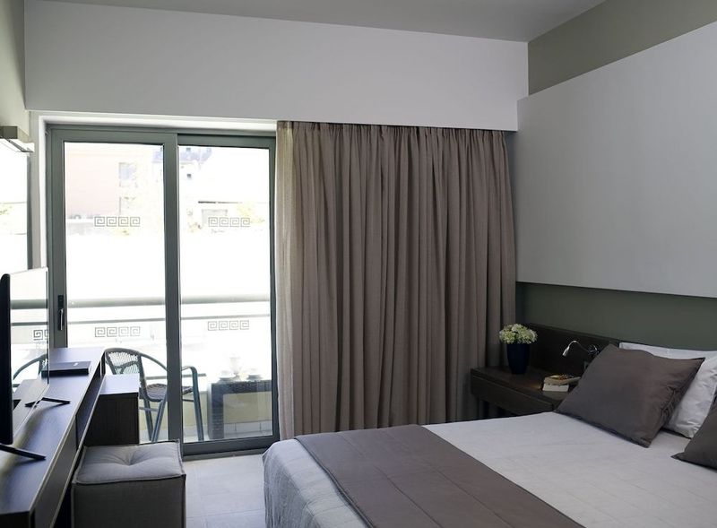 Angela Hotel Downtown Rooms - Image 7