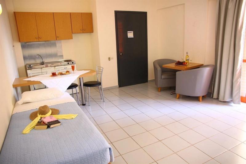 Acropolis Apartments - Image 5
