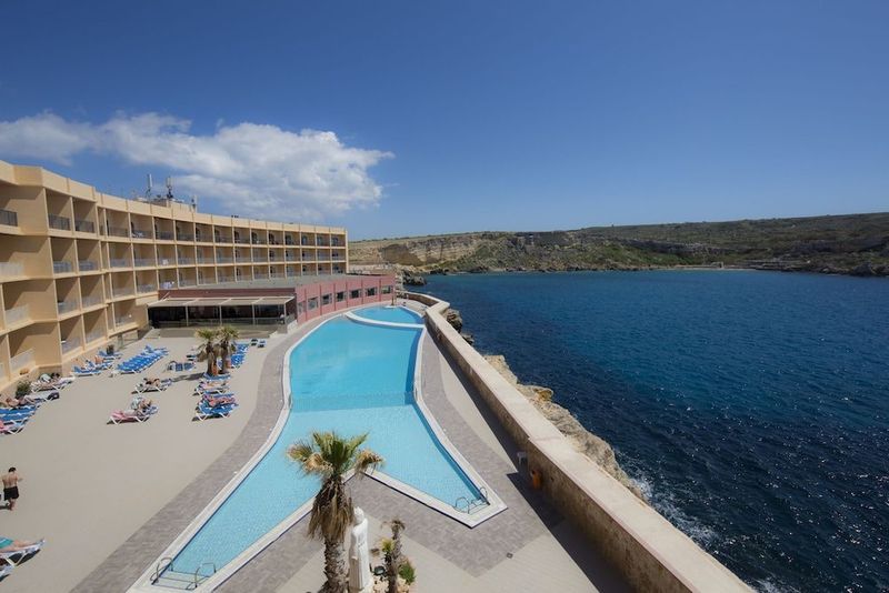 Paradise Bay Resort Hotel - Image 6