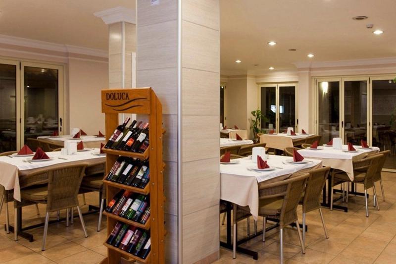 Remi Hotel - Image 6