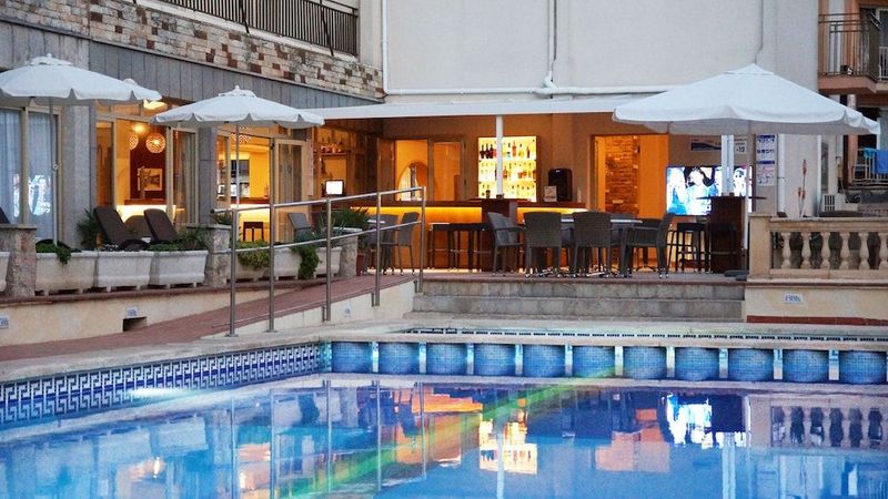 Hotel Iris - Image 9