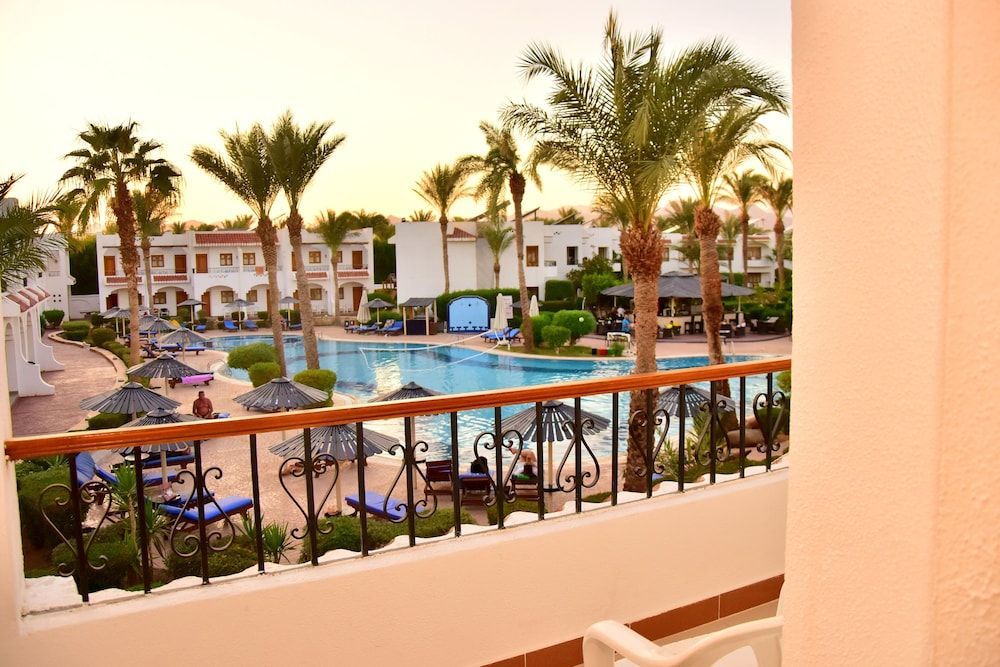 Dive Inn Resort - Image 3