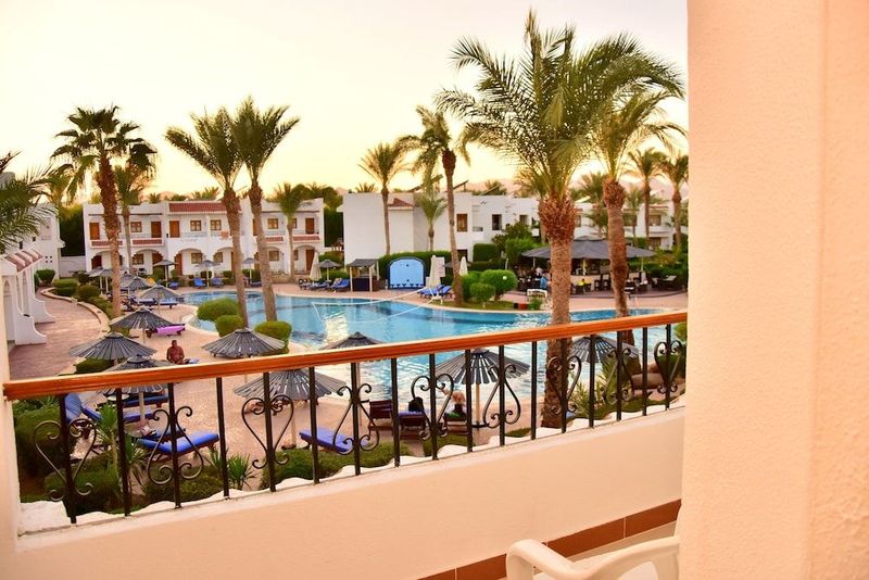 Dive Inn Resort - Image 3