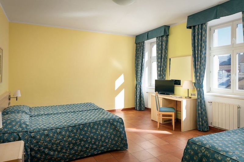 Hotel Caesar Prague - Image 4