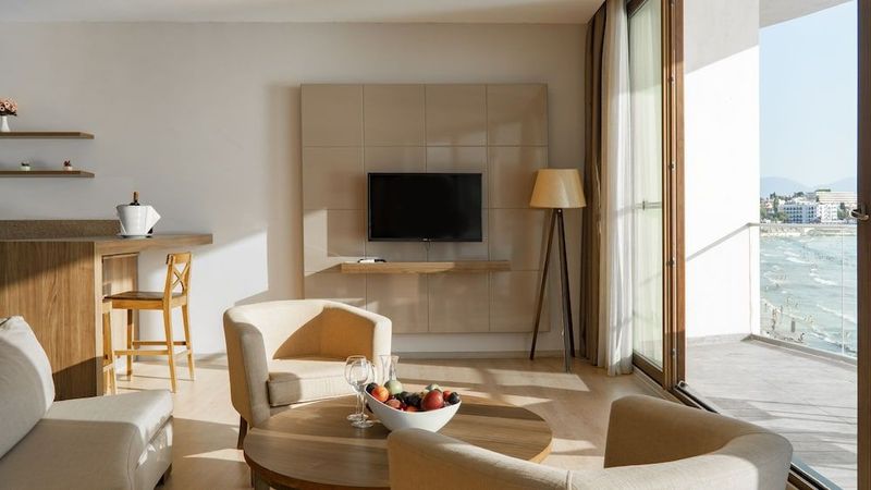 Ladies Beach Residence - Image 3