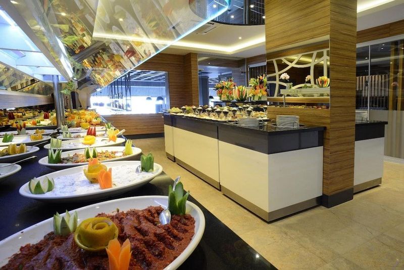 Maris Beach Hotel - Image 5