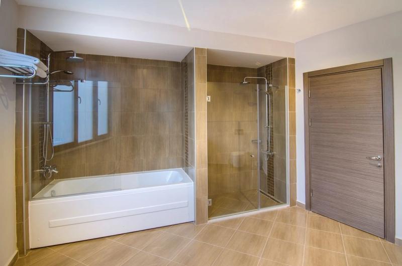 Ladies Beach Residence - Image 8
