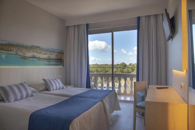 Hotel Seramar Luna-Luna Park - Image 4