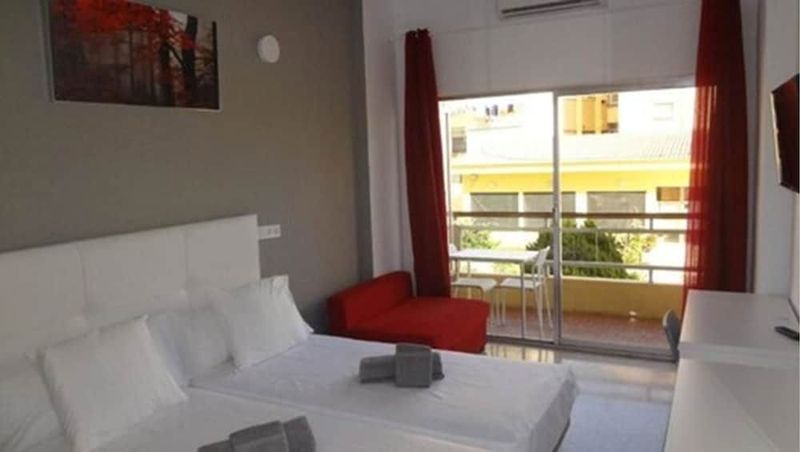 Hotel Carlos I - Image 2