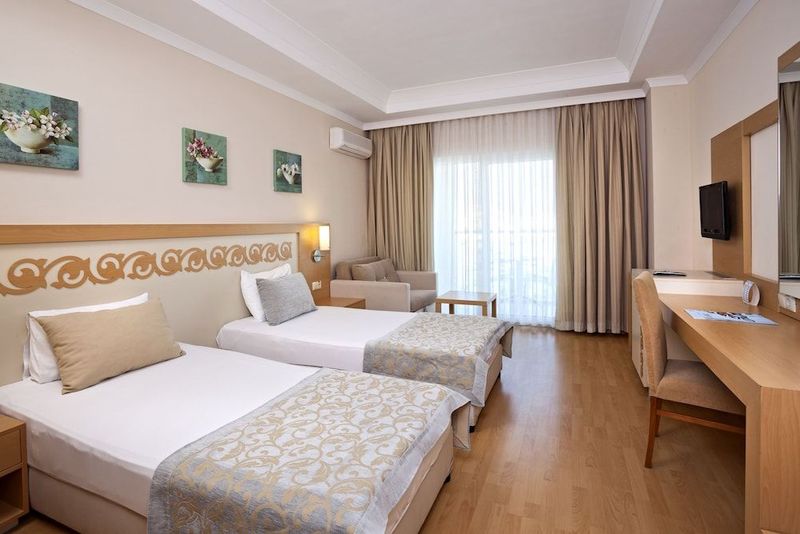 Titan Select Hotel - Image 5