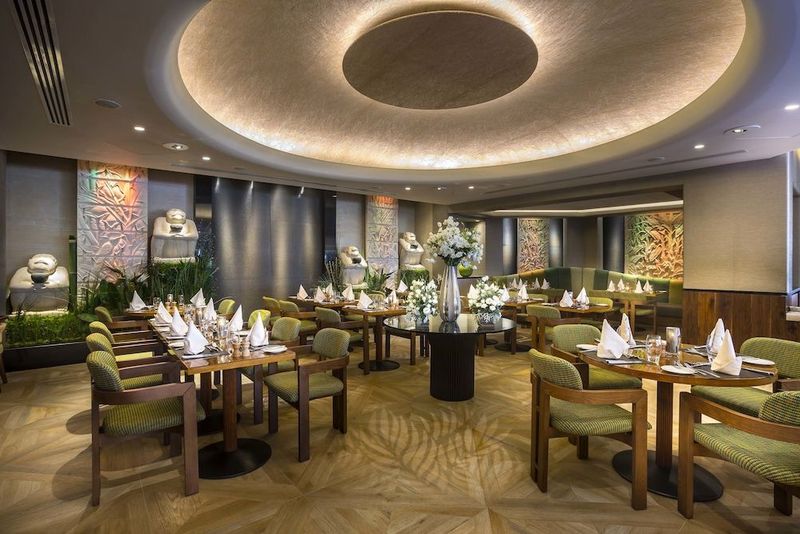 Four Seasons Hotel - Image 8