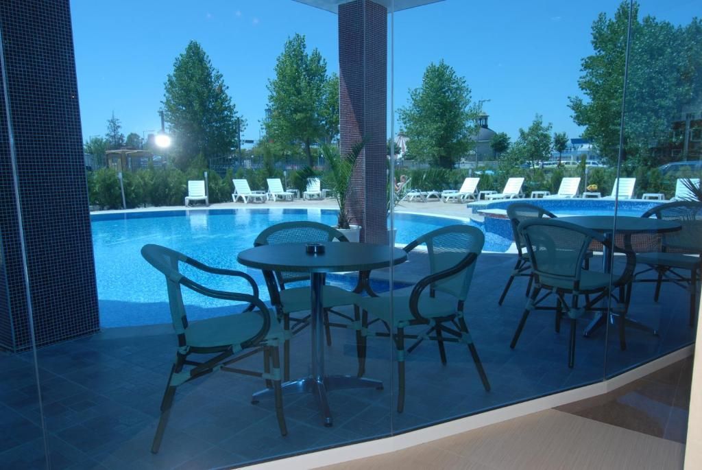 Esperanto Hotel - Image 5