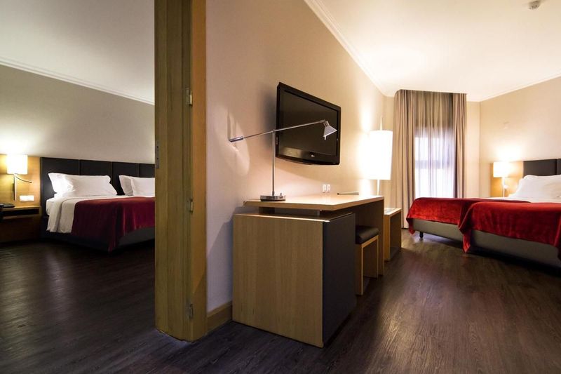 SANA Reno Hotel - Image 5