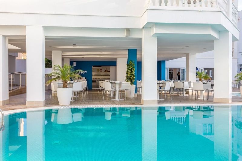 Hotel Triton Beach - Image 6