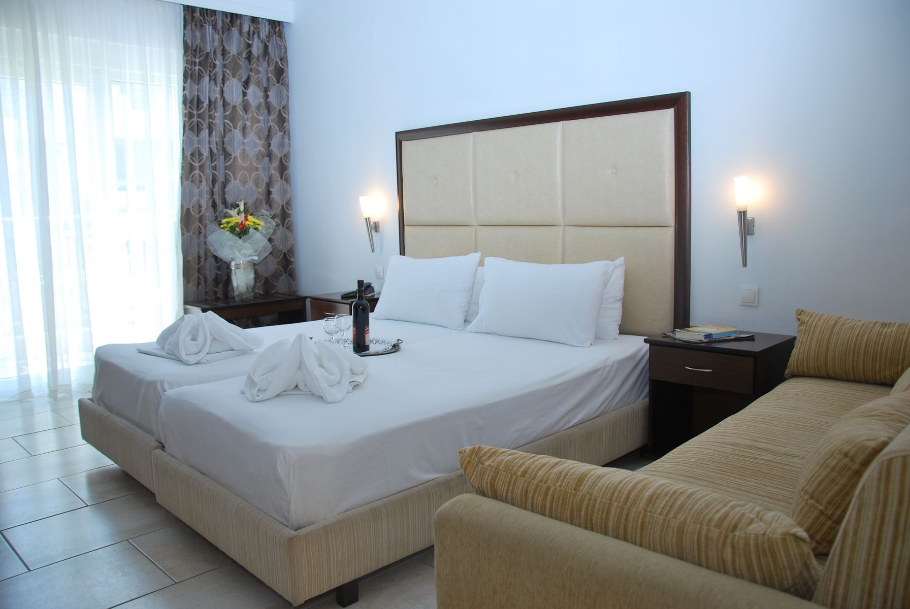 Naias Hotel - Image 3