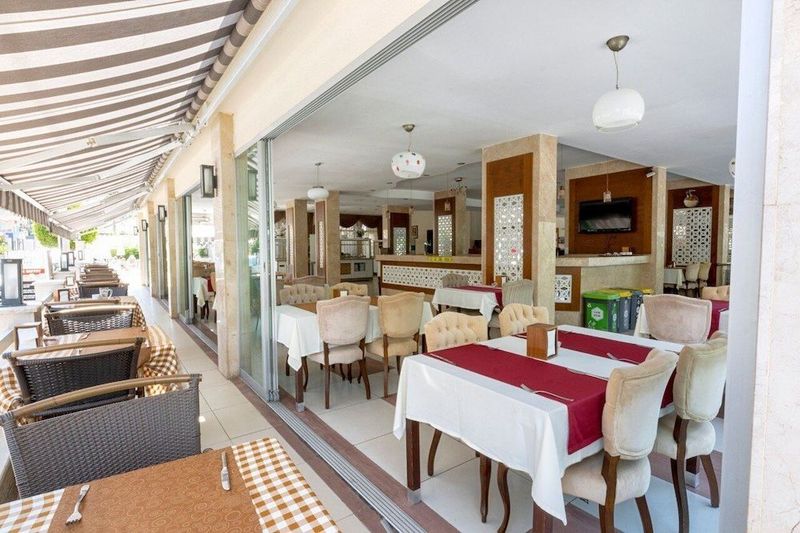 Kandelor Hotel - Image 4