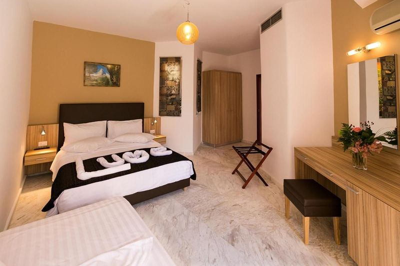 Elotia Hotel - Image 4