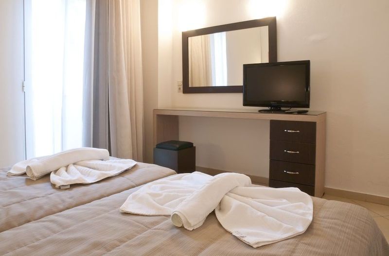 Zorbas Hotel - Image 4