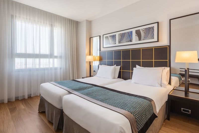 Hotel Eurostars Gran Valencia - Image 9