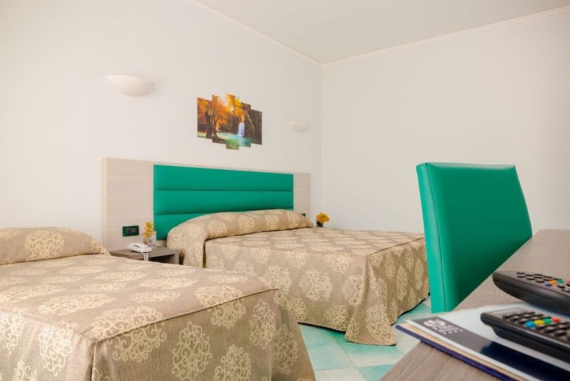 Hotel Hermitage & Park Terme - Image 9