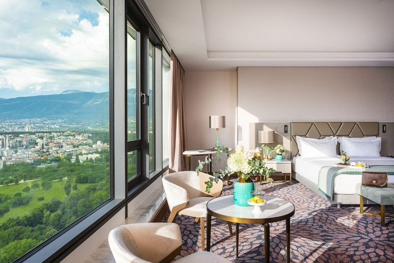 Grand Hotel Millennium Sofia - Image 2
