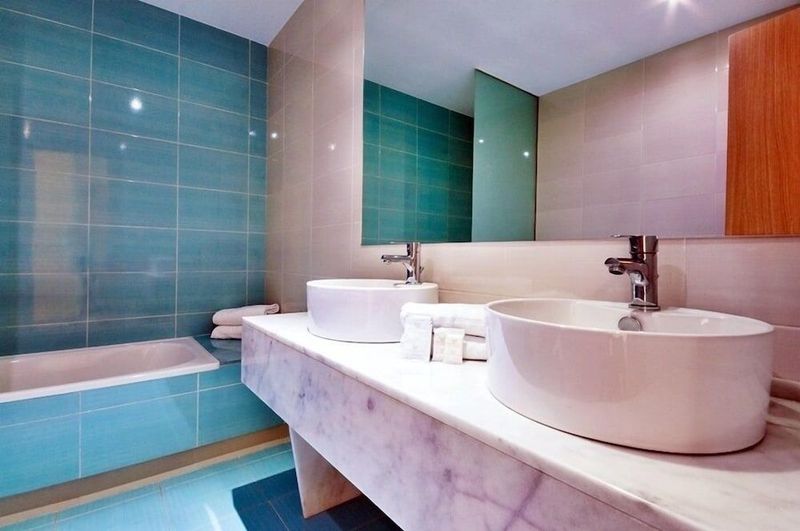 Hotel Fontana Plaza - Image 10