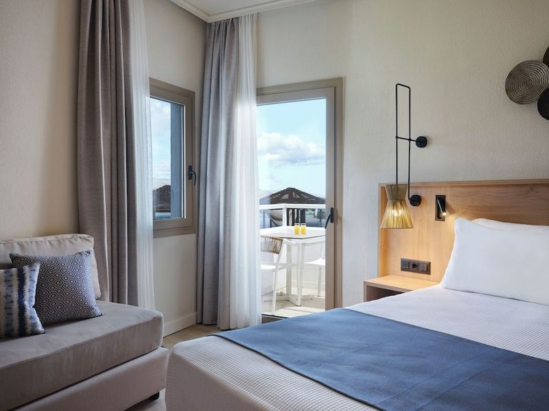Atlantica Ocean Beach Resort - Image 2