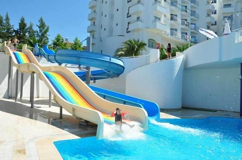 Serenis Hotel - Image 4