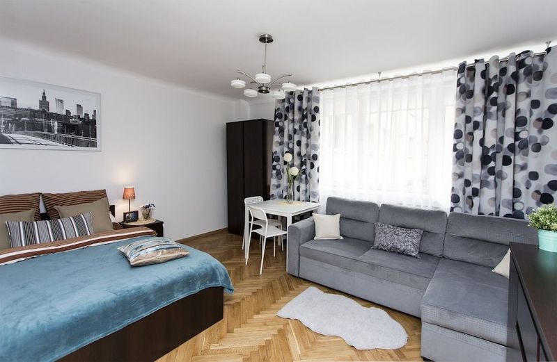Warsawrent Apartments Centralna - Image 10