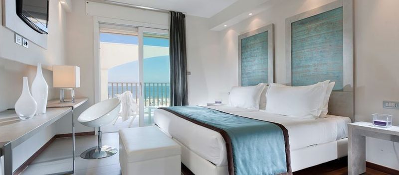 Yes Hotel Touring - Image 9