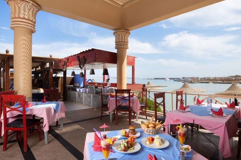 Sphinx Aqua Park Beach Resort - Image 2