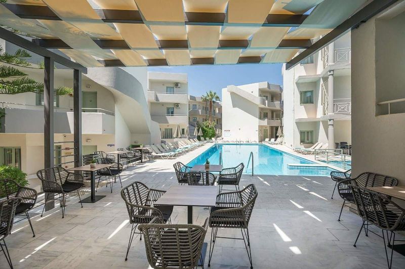 Summer Beach Hotel - Image 8
