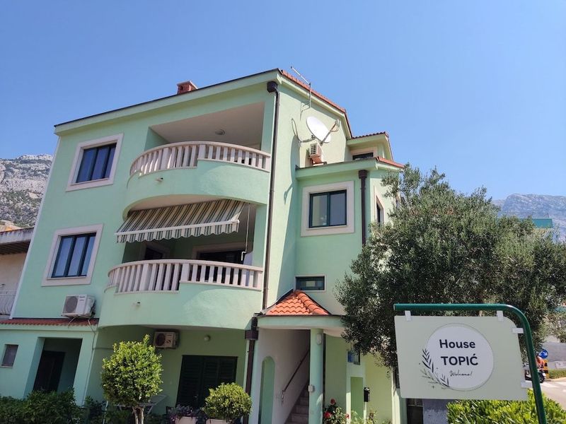 House Topic - Image 1