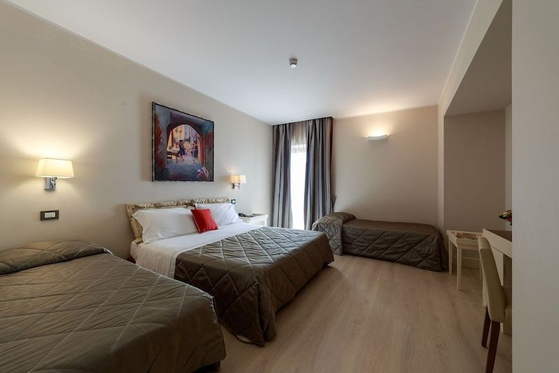 Hotel Mirasole International - Image 9