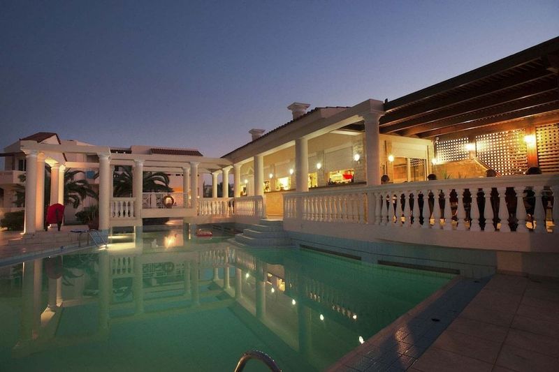 Caretta Beach - Image 4