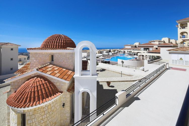 På Club St. George Resort tilbyr ferieleiligheter i ulike størrelser nær Pafos på Kypros.