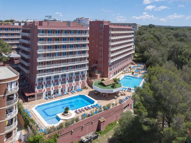 Hotel Seramar Luna-Luna Park