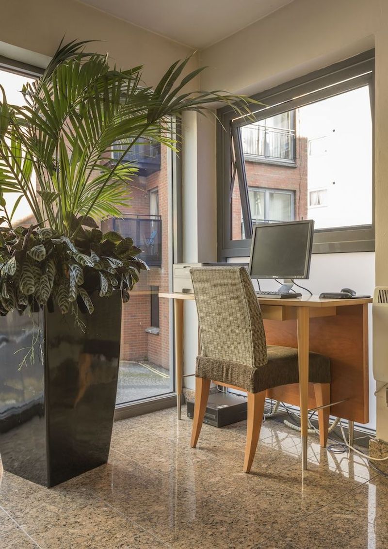 Holyrood Aparthotel - Image 6