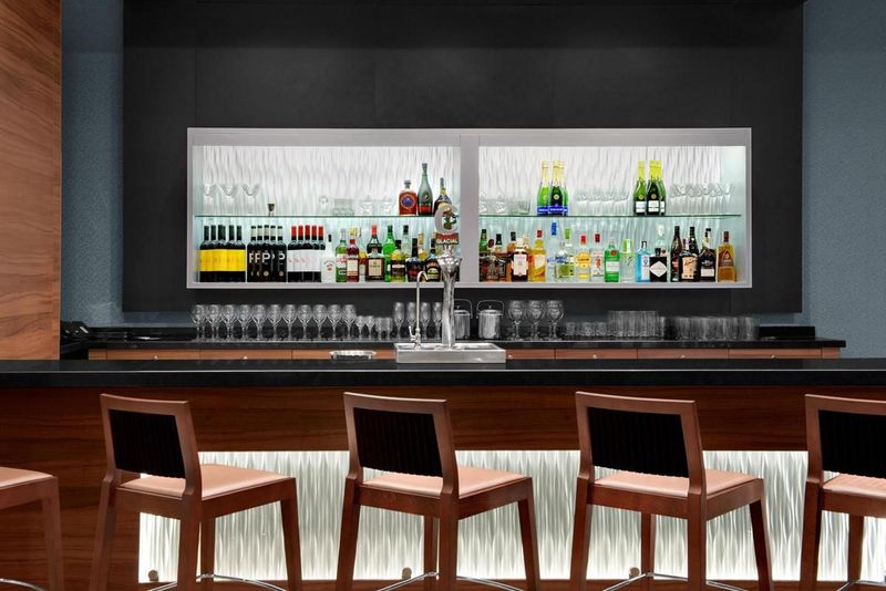 Hilton Garden Inn Sevilla - Image 6