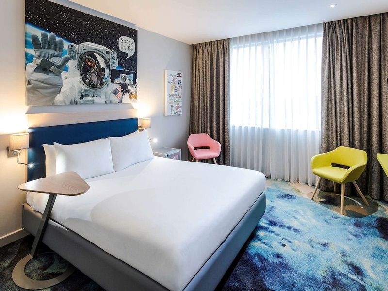 Ibis Styles London Heathrow Airport Hotel - Image 3
