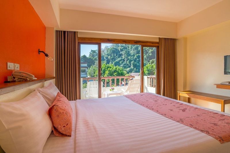 Srisuksant Resort - Image 5